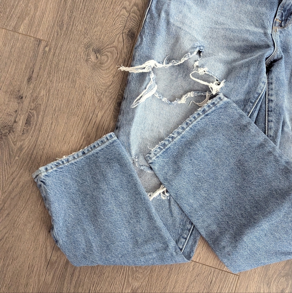 Good American High-Rise Distressed Blue Denim Jeans - Picture 7 of 10